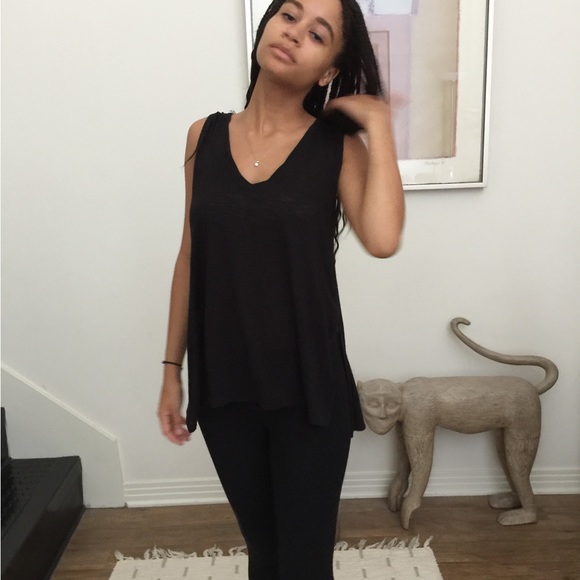 Olivaceous Top Deep Underarm, Side Slits - Picture 2 of 6